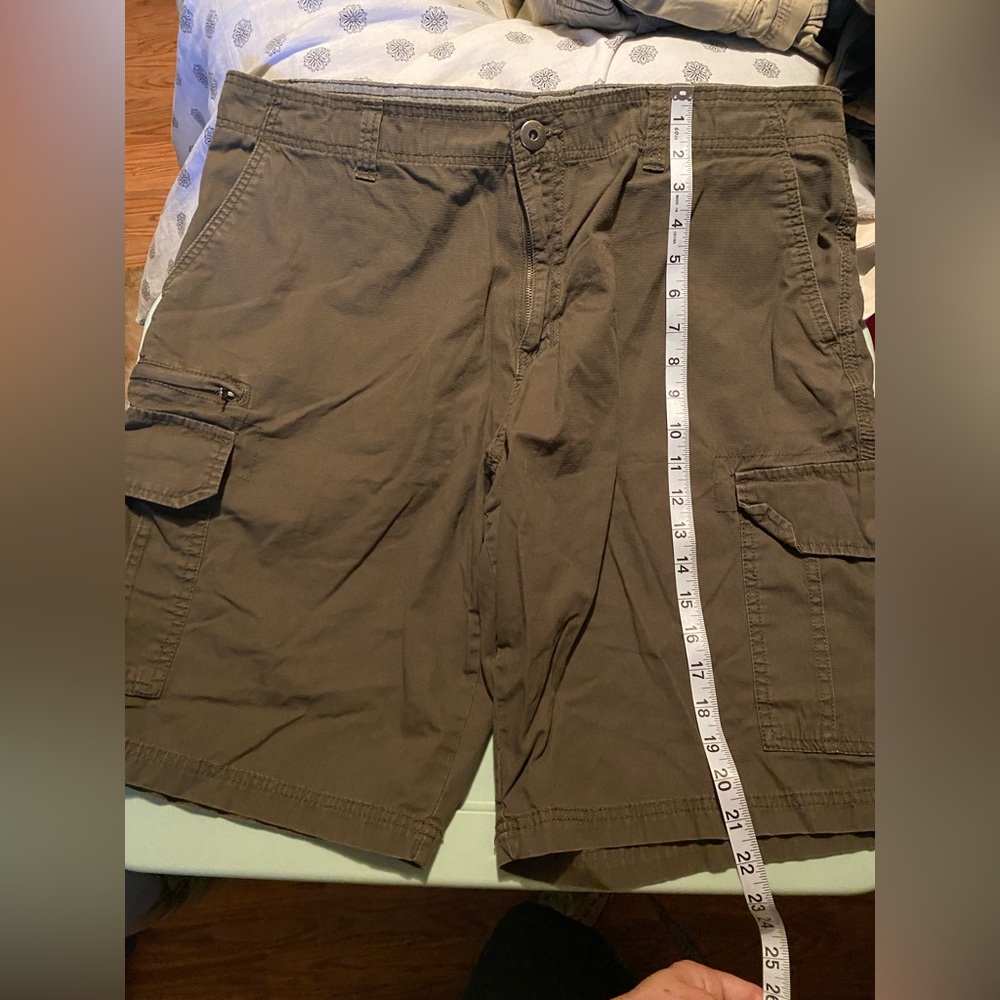 Subculture brown/gray Cargo shorts in size mens 38.